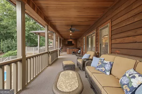 Exterior - 1091 Echota Rd, Clarkesville, GA 30523 photo 11 of 18