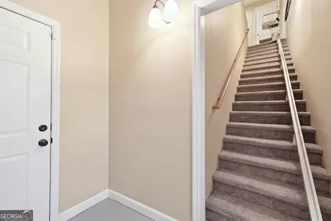 Entry Way - 1091 Echota Rd, Clarkesville, GA 30523 photo 10 of 12