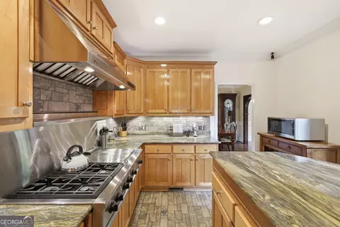 Kitchen - 1091 Echota Rd, Clarkesville, GA 30523 photo 5 of 9