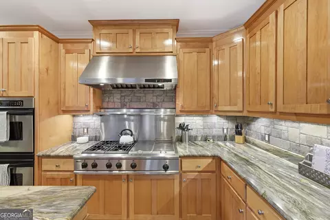 Kitchen - 1091 Echota Rd, Clarkesville, GA 30523 photo 6 of 9