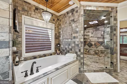 Bath - 1091 Echota Rd, Clarkesville, GA 30523 photo 1 of 9