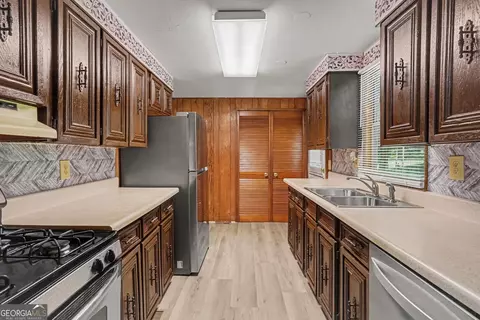 Kitchen - 45 E James Cir, Hampton, GA 30228 photo 1 of 3