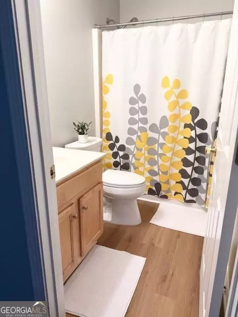 Bath - 411 Sugar Maple Ct, Canton, GA 30114 photo 2 of 3