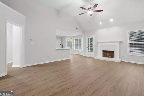 Living - 101 Moss Pointe Dr, Mcdonough, GA 30253 photo 5 of 9