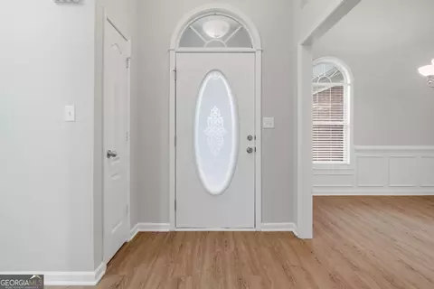 Entry Way - 101 Moss Pointe Dr, Mcdonough, GA 30253 photo 3 of 6