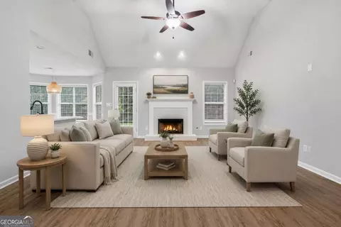 Living - 101 Moss Pointe Dr, Mcdonough, GA 30253 photo 2 of 9