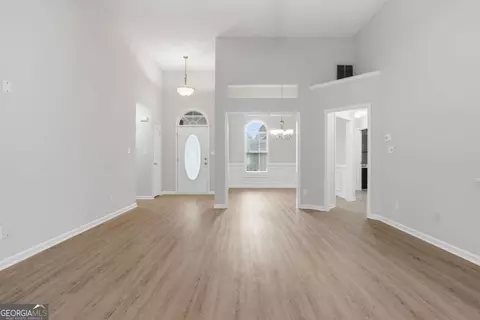 Living - 101 Moss Pointe Dr, Mcdonough, GA 30253 photo 9 of 9