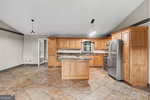 Kitchen - 2188 Highway 36 E, Jackson, GA 30233 photo 2 of 3