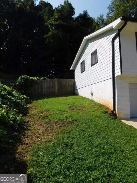 Exterior - 6740 Cambridge Dr, Rex, GA 30273 photo 4 of 9