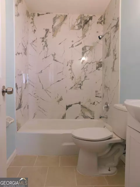 Bath - 6740 Cambridge Dr, Rex, GA 30273 photo 3 of 3