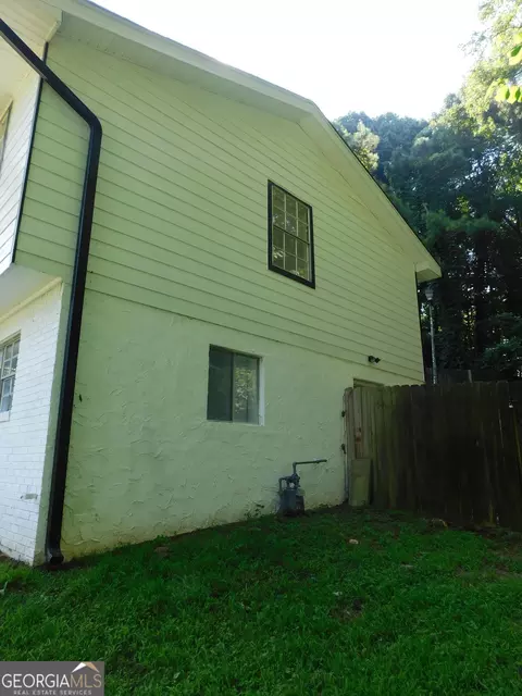 Exterior - 6740 Cambridge Dr, Rex, GA 30273 photo 5 of 9