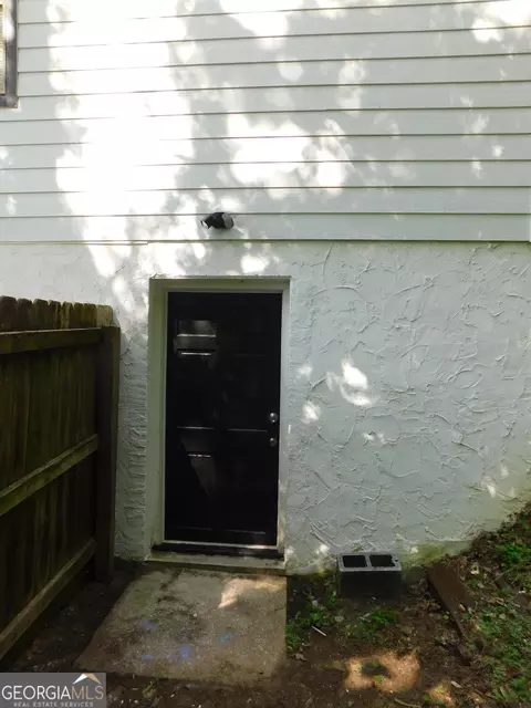 Exterior - 6740 Cambridge Dr, Rex, GA 30273 photo 6 of 9