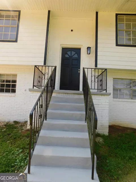 Exterior - 6740 Cambridge Dr, Rex, GA 30273 photo 2 of 9