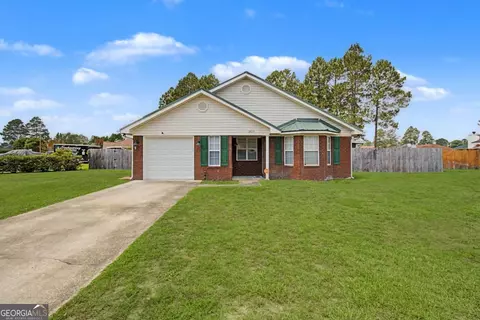2011 Ossabaw Dr, Hinesville, GA 31313