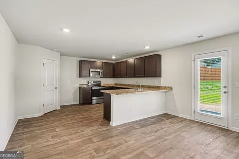 Kitchen - 1367 Midnight Ride Ct, Hampton, GA 30228 photo 1 of 2