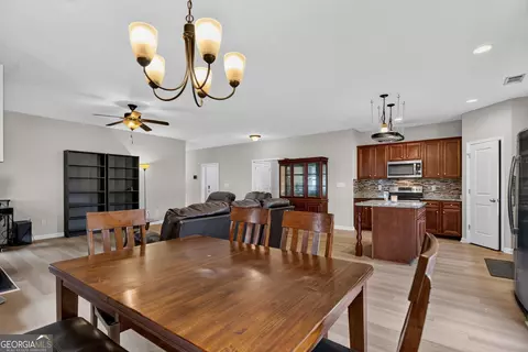 Dining - 402 Creekside Dr, Lagrange, GA 30240 photo 2 of 2