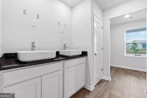 Entry Way - 206 Freshwater Ct, Lagrange, GA 30241 photo 7 of 7