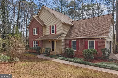 120 Chateau Cir, Fayetteville, GA 30215