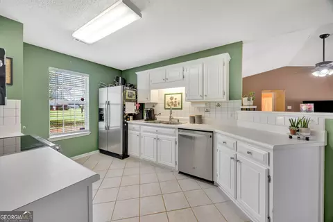 Kitchen - 88 Snapping Shoals Rd, Mcdonough, GA 30252 photo 1 of 5