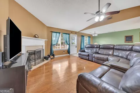 Living - 88 Snapping Shoals Rd, Mcdonough, GA 30252 photo 1 of 4