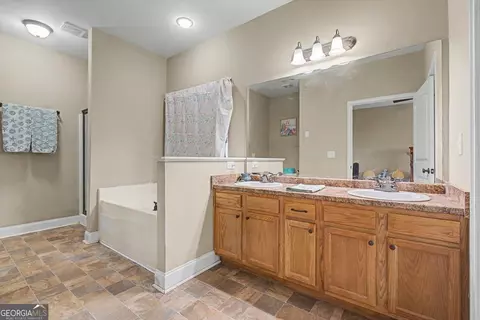 Bath - 103 Pinto Ln, Fairmount, GA 30139 photo 1 of 2