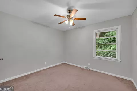 Bedroom - 514 S Broad St, Toccoa, GA 30577 photo 3 of 4