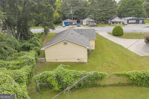 Exterior - 514 S Broad St, Toccoa, GA 30577 photo 2 of 3