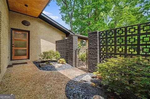 2700 Hawaii Ct, Decatur, GA 30033