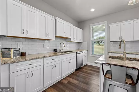 Kitchen - 293 High Falls Rd, Jackson, GA 30233 photo 2 of 4