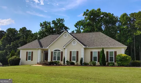118 Crescent Dr, Newnan, GA 30265
