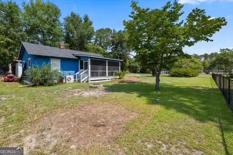 Exterior - 204 N Ash St, Springfield, GA 31329 photo 3 of 9