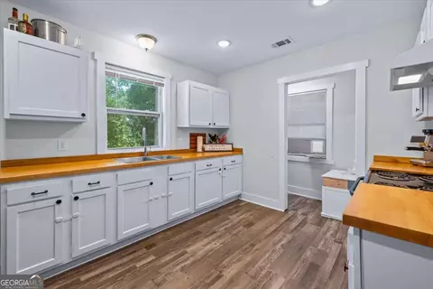 Kitchen - 204 N Ash St, Springfield, GA 31329 photo 1 of 4