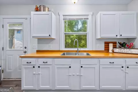Kitchen - 204 N Ash St, Springfield, GA 31329 photo 3 of 4