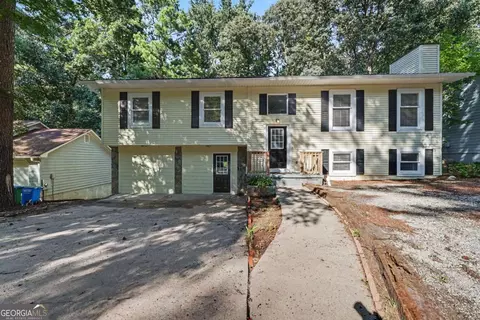 3909 Valley Brook Rd, Snellville, GA 30039