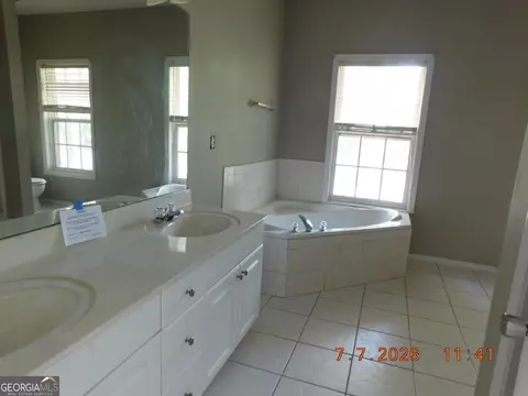 Bath - 284 Valley Way, Hampton, GA 30228 photo 2 of 2