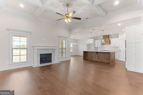Living - 136 Pridgen Pass, Perry, GA 31069 photo 3 of 6