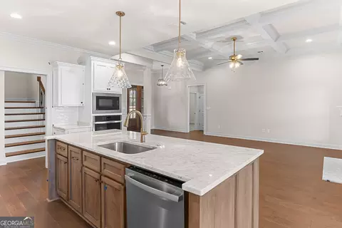 Kitchen - 136 Pridgen Pass, Perry, GA 31069 photo 8 of 10