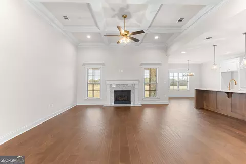 Living - 136 Pridgen Pass, Perry, GA 31069 photo 2 of 6