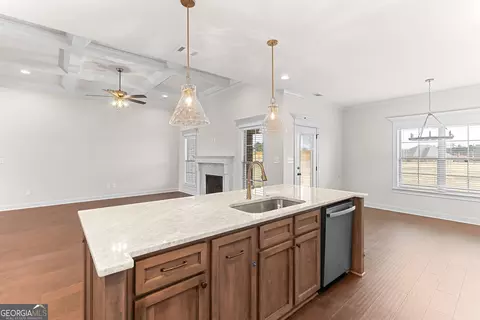 Kitchen - 136 Pridgen Pass, Perry, GA 31069 photo 7 of 10