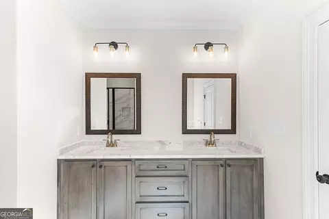 Bath - 136 Pridgen Pass, Perry, GA 31069 photo 2 of 5