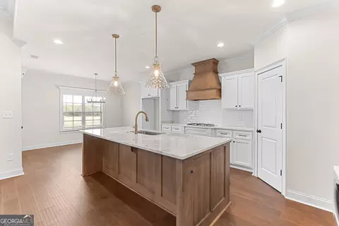 Kitchen - 136 Pridgen Pass, Perry, GA 31069 photo 3 of 10