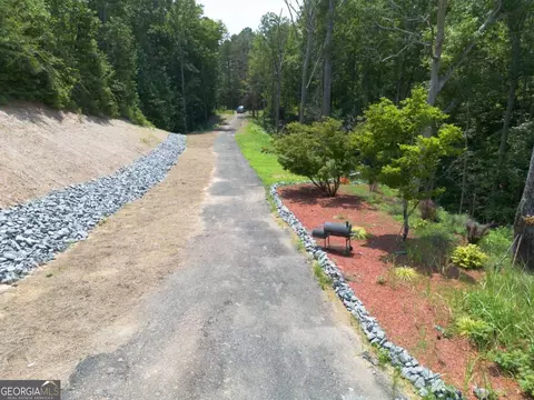 4650 Twin Pines Rd SE, Acworth, GA 30102