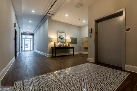Entry Way - 1 E 3rd Ave #302, Rome, GA 30161 photo 3 of 4