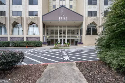 2479 Peachtree Rd NE #1808, Atlanta, GA 30305