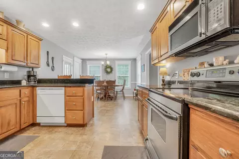Kitchen - 95 Five Oaks Dr, Covington, GA 30014 photo 3 of 4