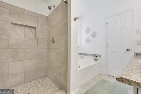 Bath - 95 Five Oaks Dr, Covington, GA 30014 photo 3 of 5