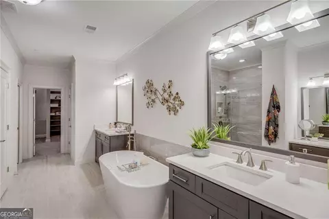 Bath - 3470 Commander Cv, Suwanee, GA 30024 photo 5 of 5