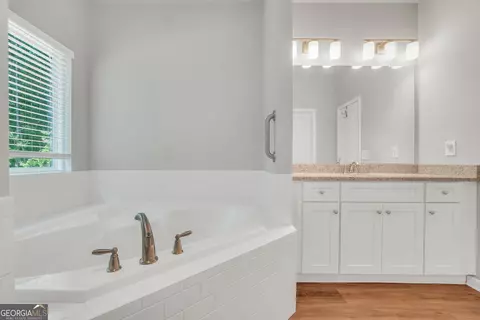 Bath - 534 Giles Rd, Forsyth, GA 31029 photo 2 of 3