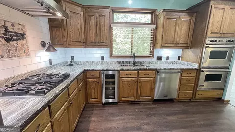 Kitchen - 156 Thundering Waters Dr, Cornelia, GA 30531 photo 3 of 4
