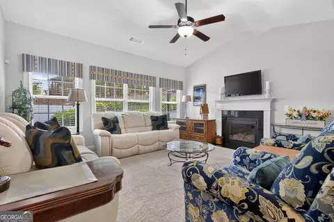 Living - 835 Ideal Pl, Winder, GA 30680 photo 3 of 4